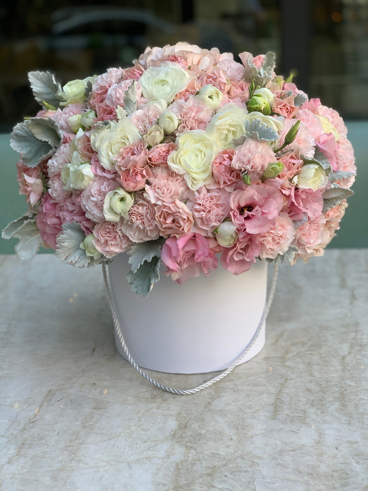 Box N.25 Flowers arrangement in soft pink colors with hydrangea, ranunculus and carnations