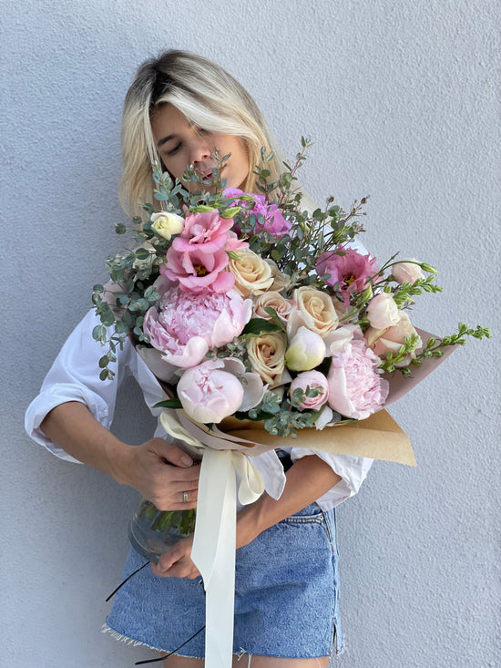 Load image into Gallery viewer, Cali Bouquet
