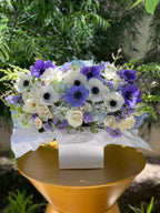 Caja N.16 Hortensia azul con mix de anémonas espectaculares