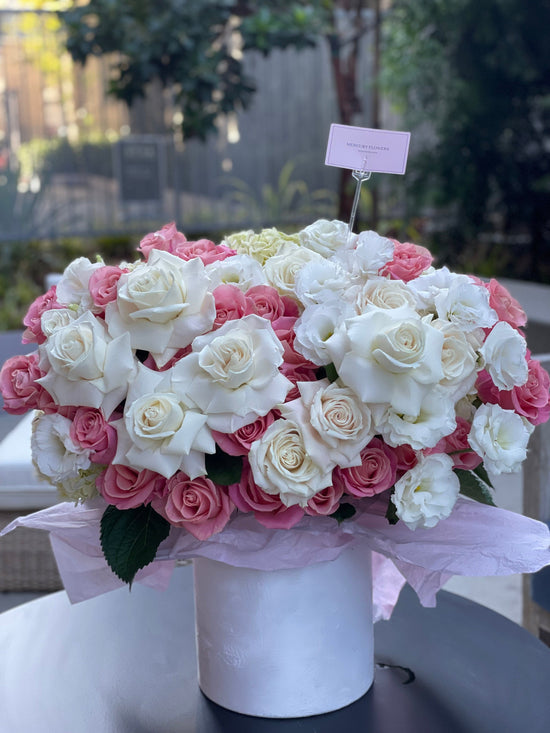 Mix of white and pink roses