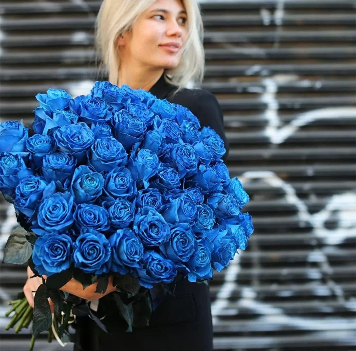 Bouquet of diamond blue roses