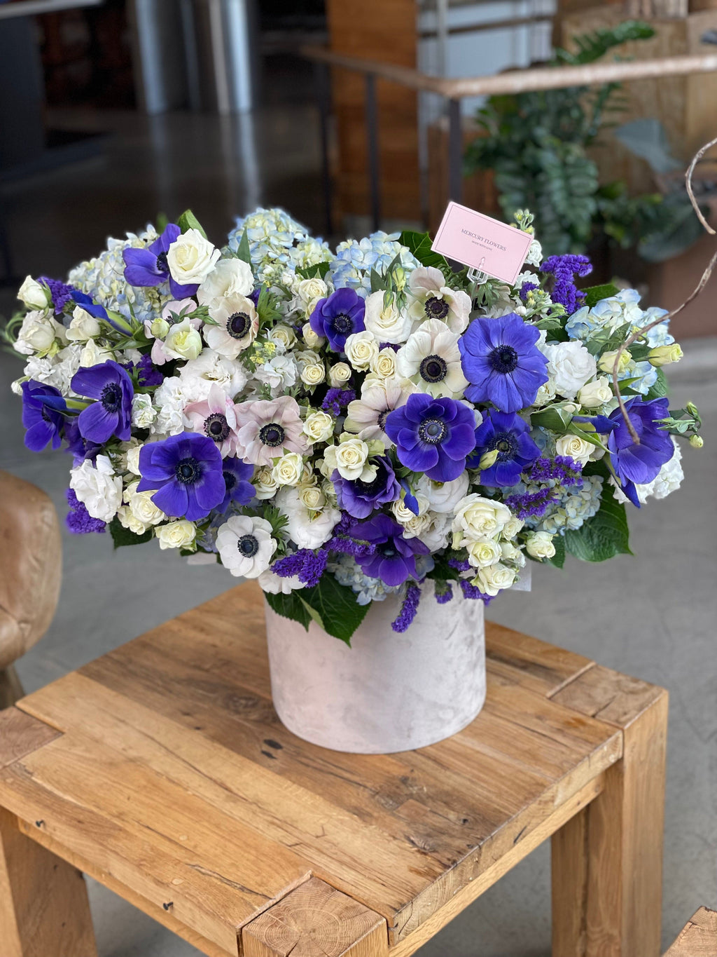 Grand box with anemones