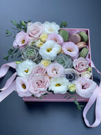 Gift box Flowers and macaroons