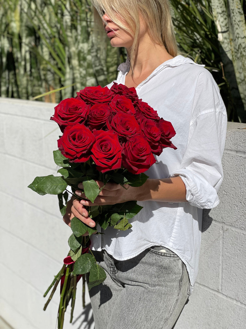 Dozen red roses