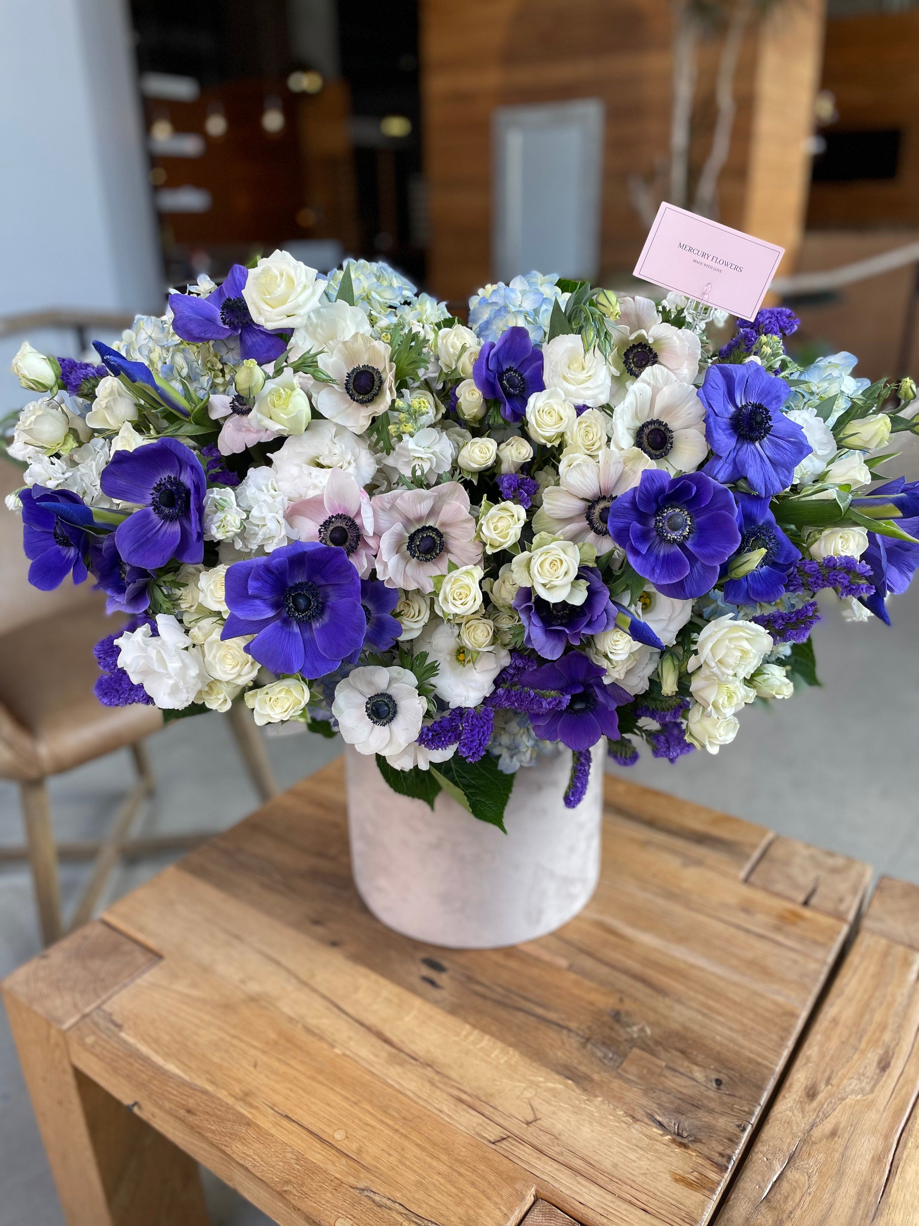 Grand box with anemones