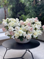 Jarrón con rosas para madre amada