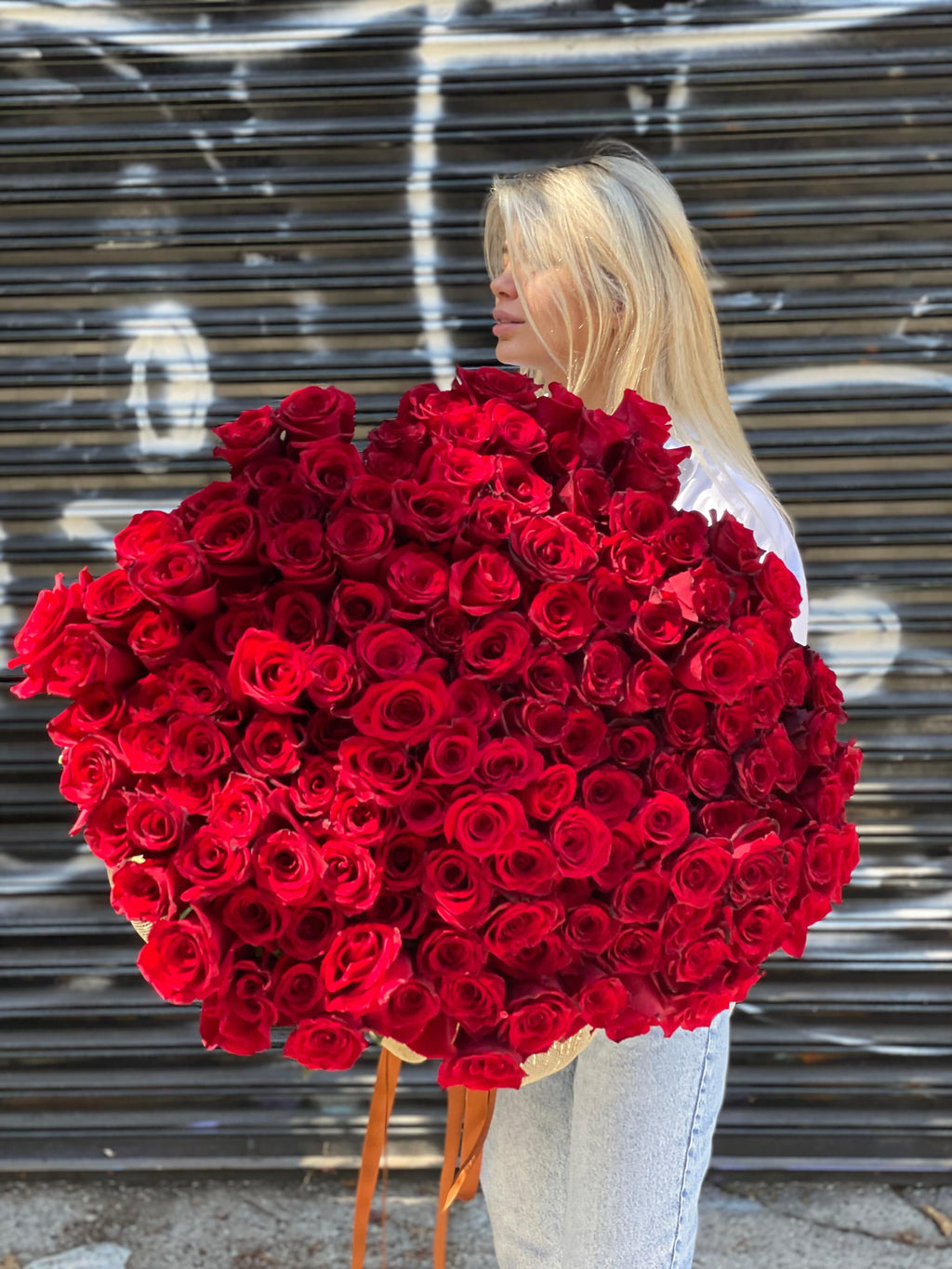 100 gorgeous red roses