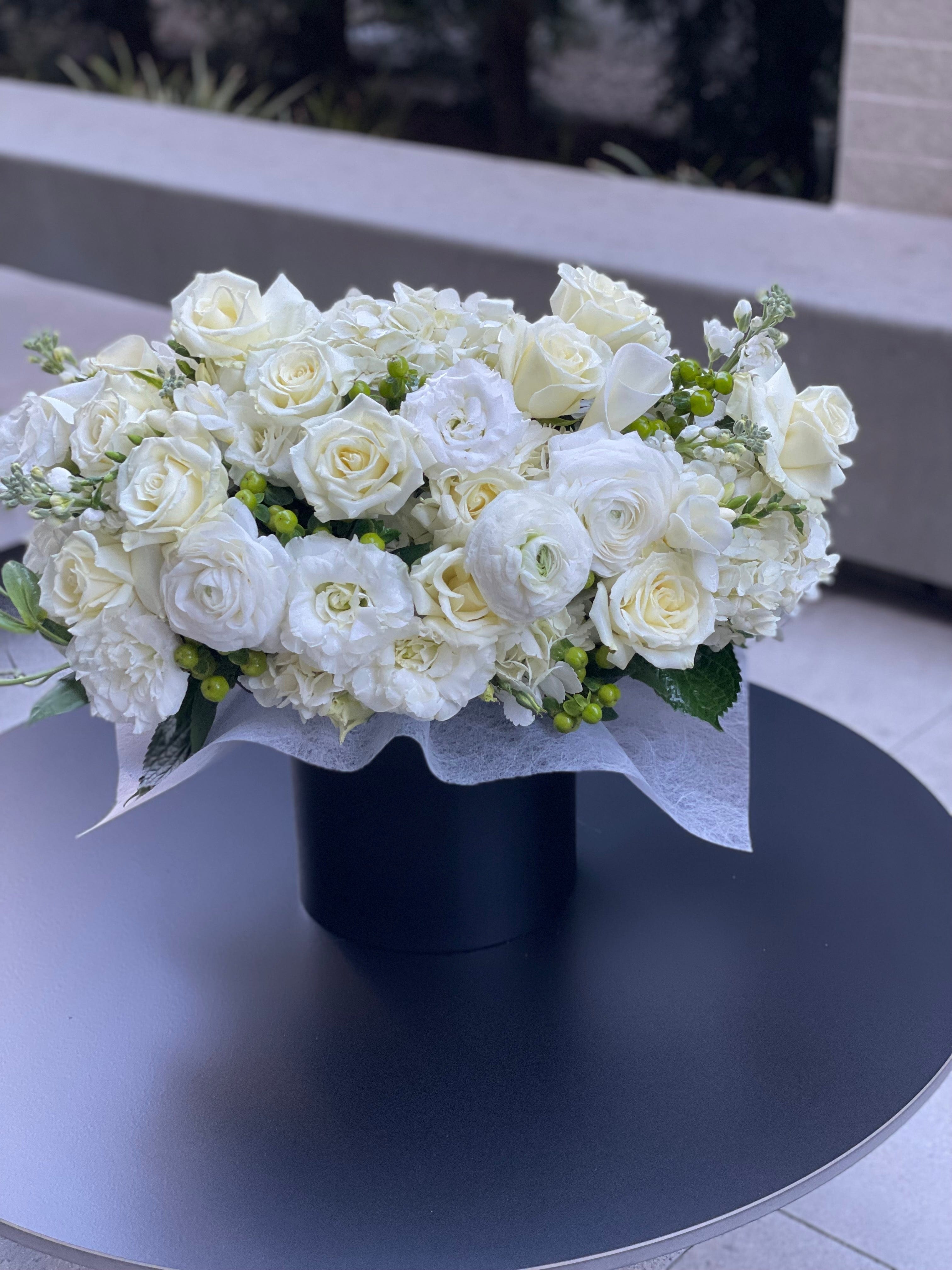 Box N.55 black box with white flowers and greenery