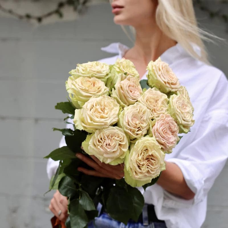 Bouquet of nude roses