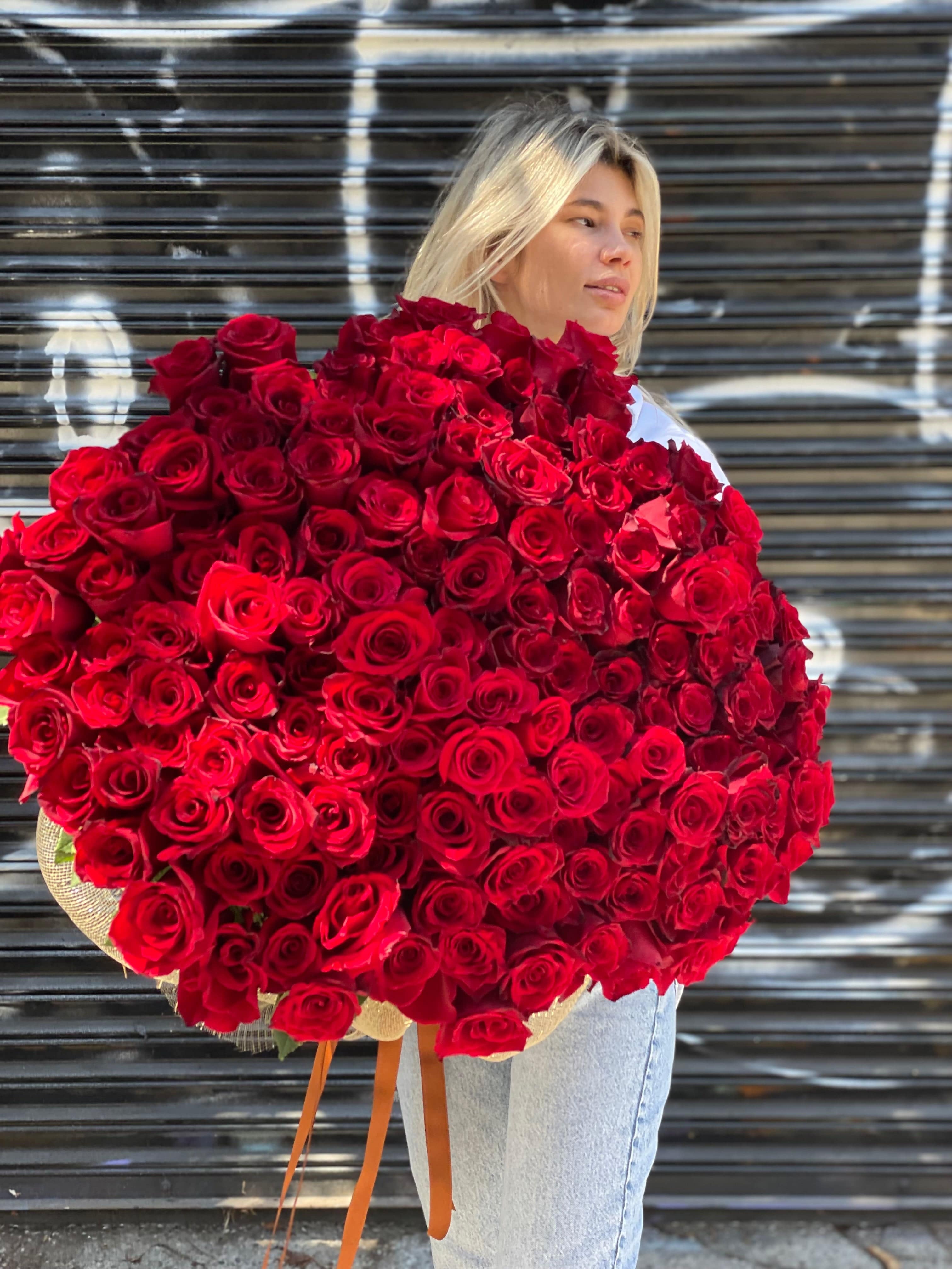 100 gorgeous red roses